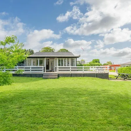 Feriehus Beautiful In Bjert With 2 Bedrooms And Wifi Binderup Strand