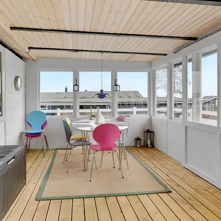 Beautiful In Bjert With 2 Bedrooms And Wifi * Binderup Strand